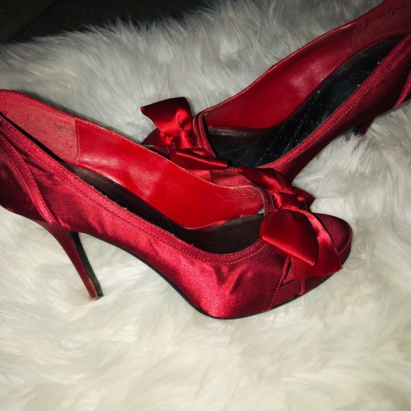 Red bow heels - Picture 3 of 3